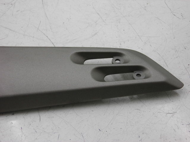 photo de TAPA BAJO ASIENTO IZQUIERDA YAMAHA XP T-MAX TMAX 500 (2004 - 2007)