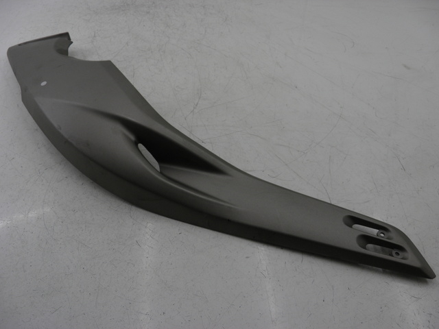 photo de TAPA BAJO ASIENTO IZQUIERDA YAMAHA XP T-MAX TMAX 500 (2004 - 2007)