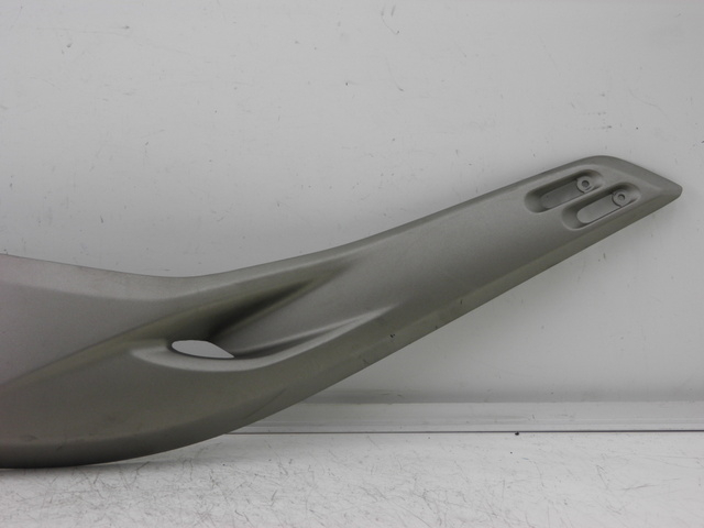 photo de TAPA BAJO ASIENTO IZQUIERDA YAMAHA XP T-MAX TMAX 500 (2004 - 2007)