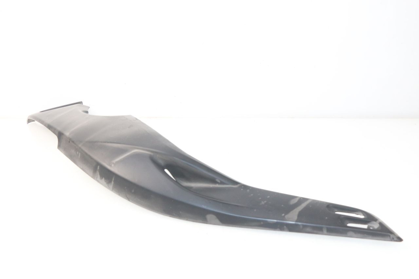 photo de TAPA DEBAJO DEL ASIENTO IZQUIERDO YAMAHA XP T-MAX TMAX ABS 500 (2004 - 2007)