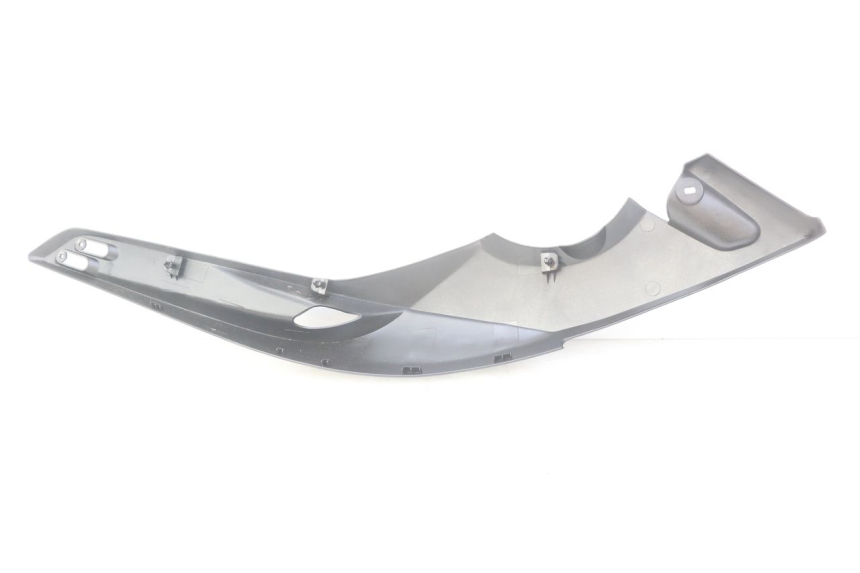 photo de TAPA DEBAJO DEL ASIENTO IZQUIERDO YAMAHA XP T-MAX TMAX ABS 500 (2004 - 2007)