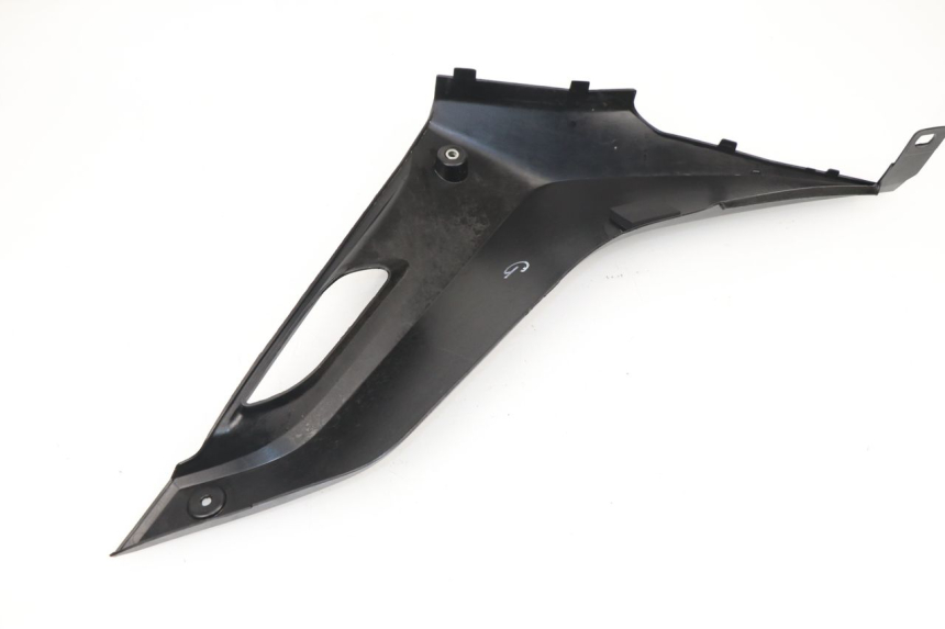 photo de TAPA BAJO ASIENTO IZQUIERDA YAMAHA YZF R 125 (2008 - 2013)