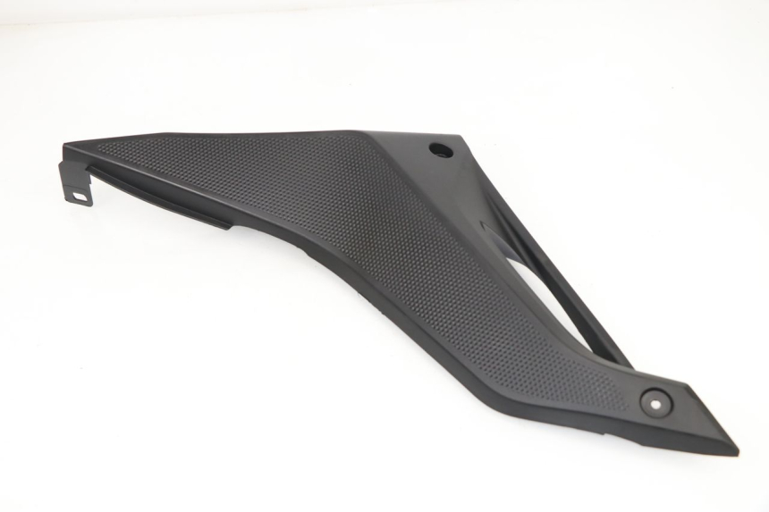 photo de TAPA BAJO ASIENTO IZQUIERDA YAMAHA YZF R 125 (2008 - 2013)
