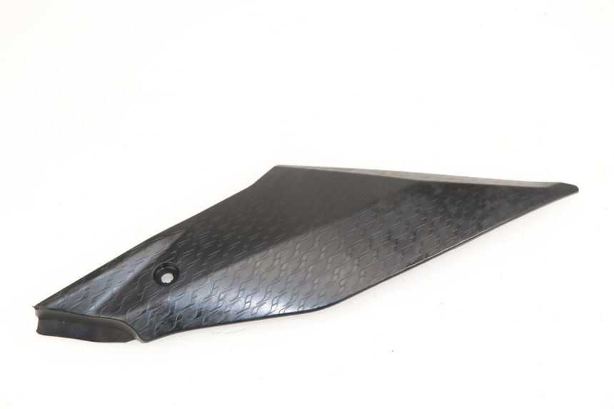 photo de TAPA BAJO ASIENTO IZQUIERDA YAMAHA YZF R1M R1 M 1000 (2015 - 2020)