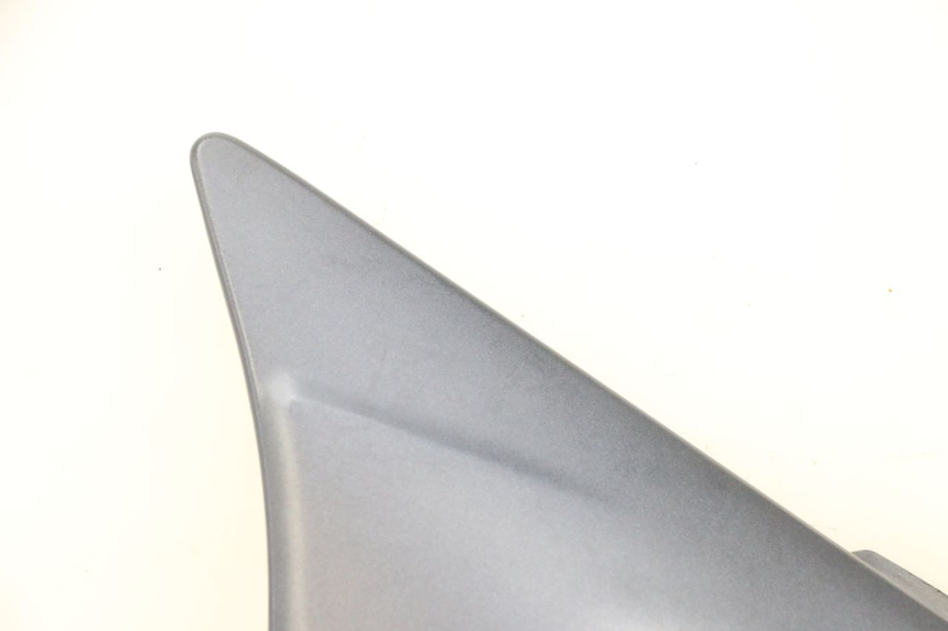 photo de TAPA BAJO ASIENTO IZQUIERDA KAWASAKI ZR 7 750 (1999 - 2001) - Características distintivas