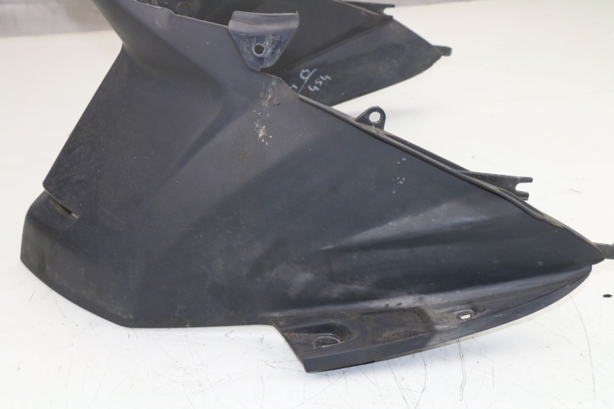 photo de TAPA BAJO ASIENTO HONDA SCV LEAD 100 (2003 - 2007)