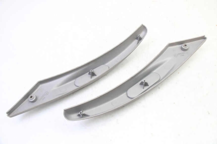 photo de TAPA DEBAJO DEL ASIENTO PIAGGIO LIBERTY 4T 50 (2009 - 2015)