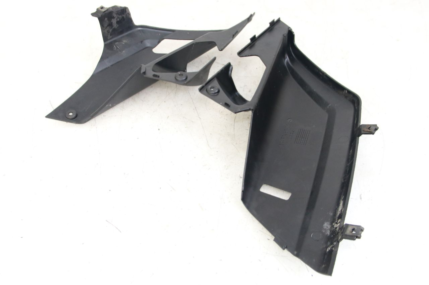 photo de TAPA BAJO ASIENTO MBK SKYCRUISER 125 (2006 - 2009)