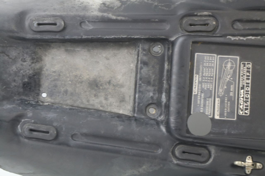 photo de TAPA BAJO ASIENTO CAGIVA NAVIGATOR 1000 (2000 - 2005)