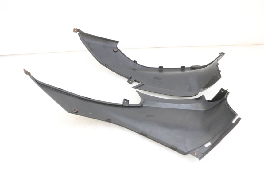 photo de TAPA DEBAJO DEL ASIENTO YAMAHA NEOS NEO'S 4T 50 (2008 - 2016) - Primer plano técnico