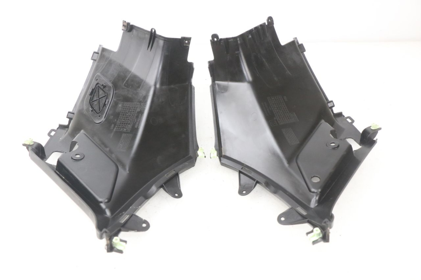 photo de TAPA DEBAJO DEL ASIENTO PEUGEOT KISBEE 2T 50 (2010 - 2017)