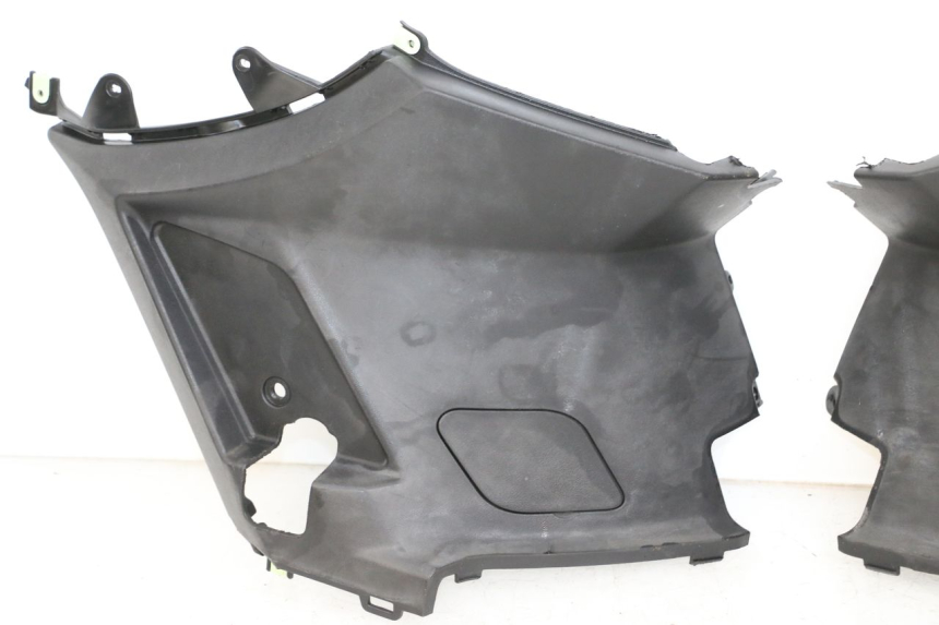 photo de TAPA DEBAJO DEL ASIENTO PEUGEOT KISBEE 4T 50 (2018 - 2022)