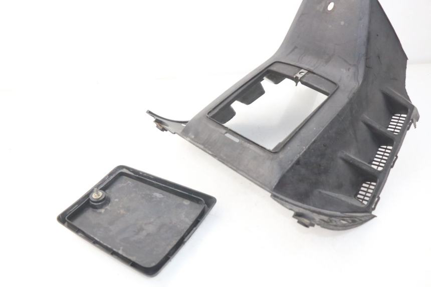 photo de TAPA BAJO ASIENTO PEUGEOT SX 80 (1986 - 1995)