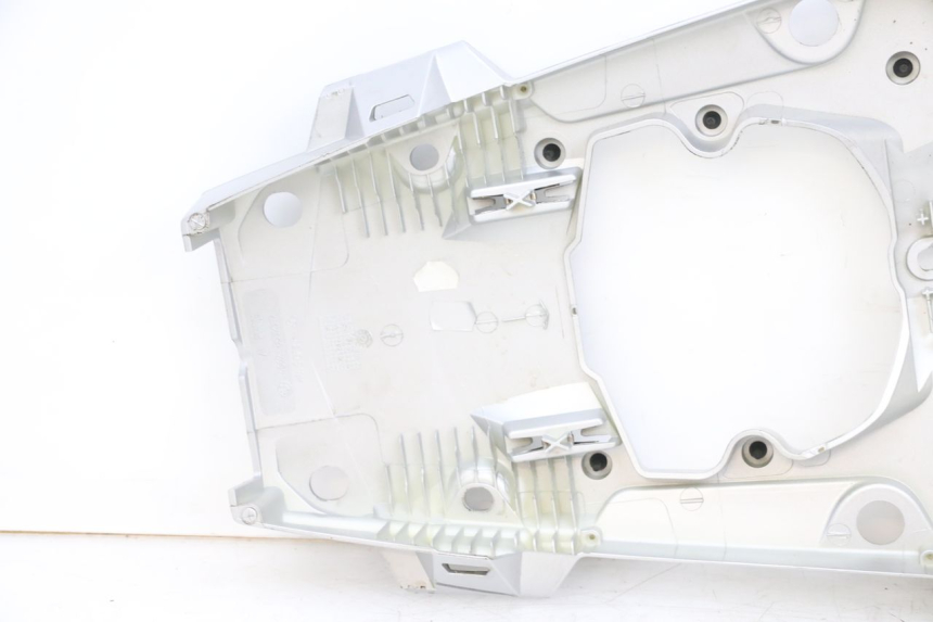 photo de TAPA BAJO ASIENTO BMW R GS 1250 (2021 - 2024) - Inspección visual detallada