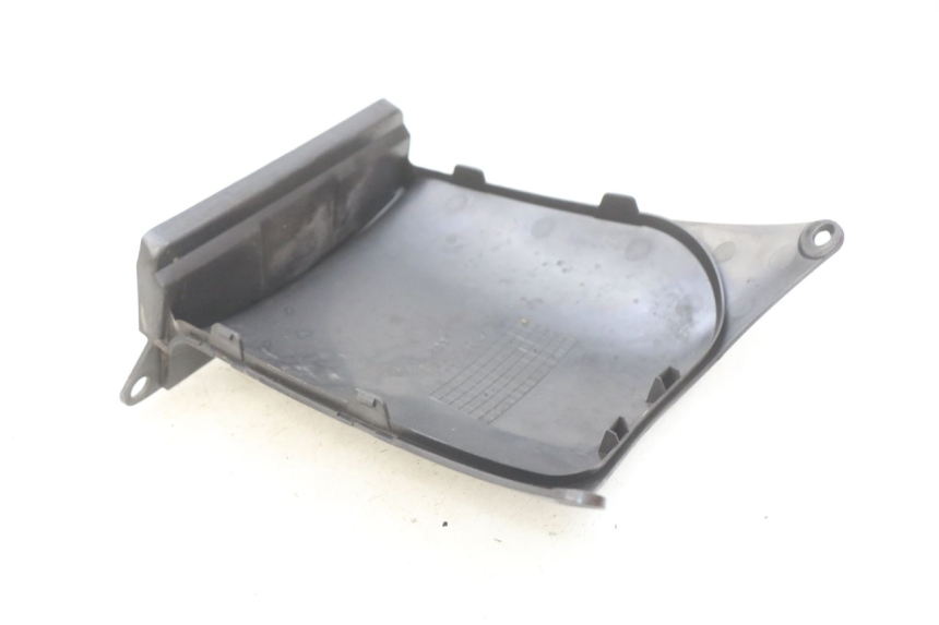 photo de TAPA BAJO EL ASIENTO SUZUKI SIXTEEN 125 (2008 - 2010)