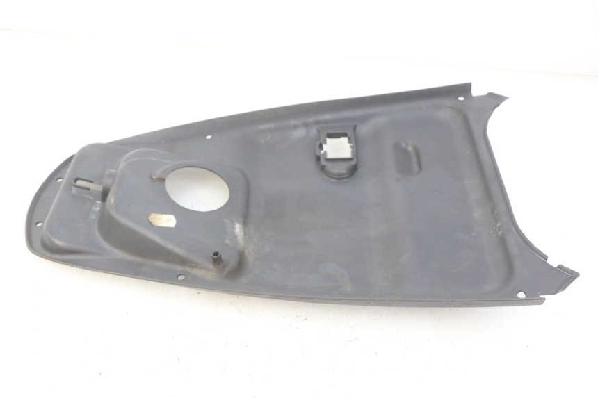 photo de TAPA BAJO EL ASIENTO SUZUKI SIXTEEN 125 (2008 - 2010)