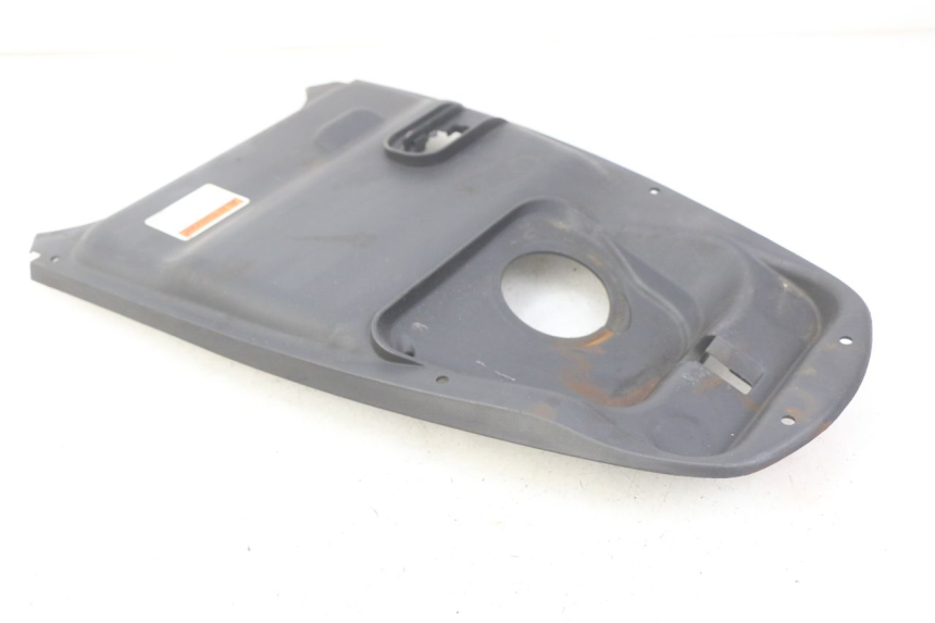 photo de TAPA BAJO EL ASIENTO SUZUKI SIXTEEN 125 (2008 - 2010)