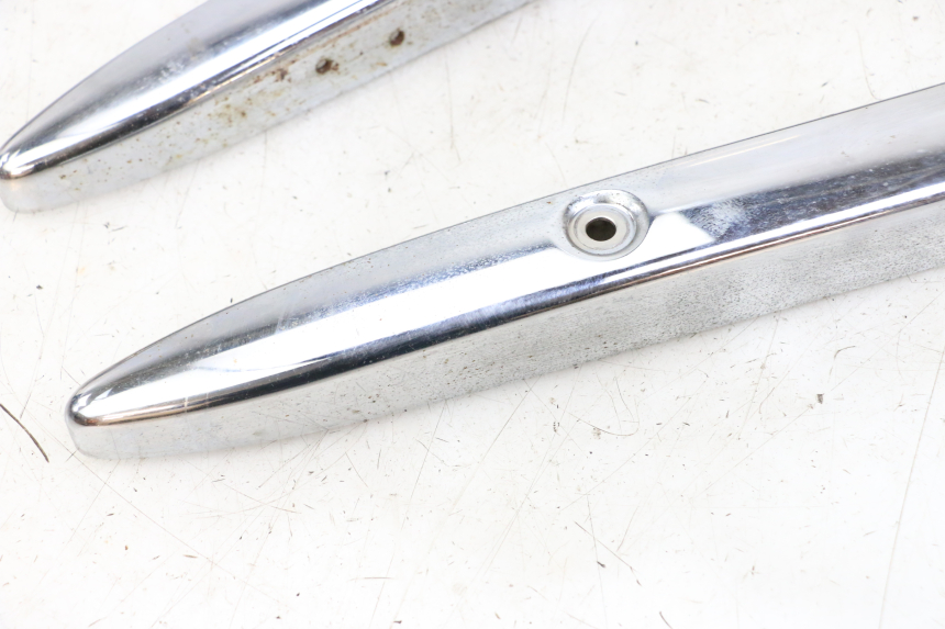 photo de TAPA BAJO ASIENTO SUZUKI GZ MARAUDER 125 (1998 - 2004)