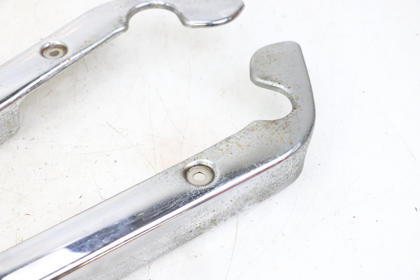 photo de TAPA BAJO ASIENTO SUZUKI GZ MARAUDER 125 (1998 - 2004)