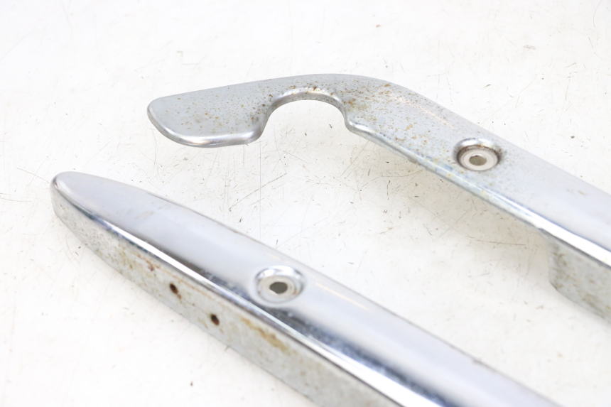 photo de TAPA BAJO ASIENTO SUZUKI GZ MARAUDER 125 (1998 - 2004)