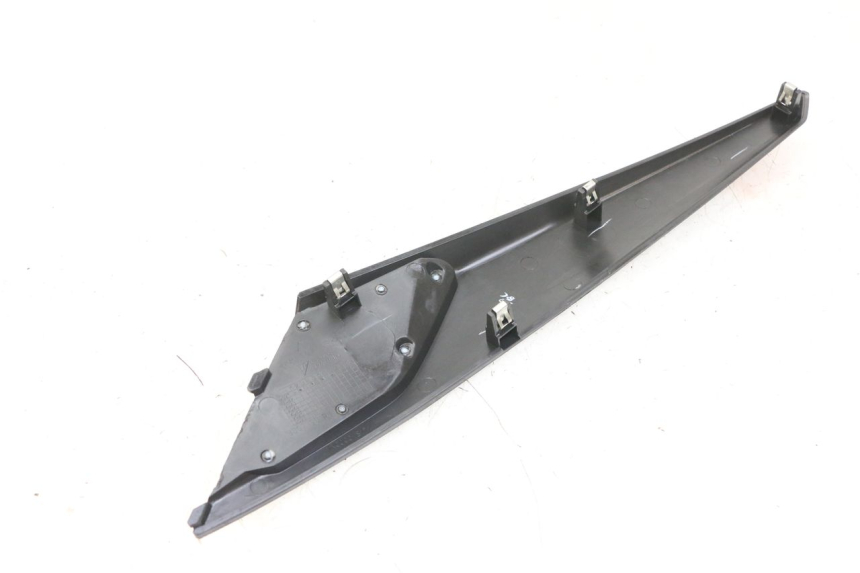 photo de TAPA DEBAJO DEL ASIENTO APRILIA SXR 50 (2021 - 2023)