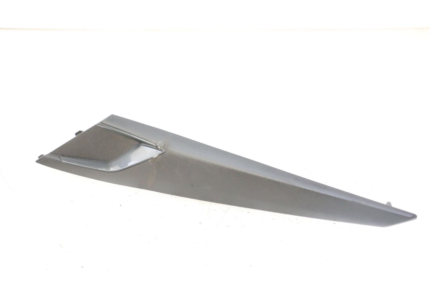 photo de TAPA DEBAJO DEL ASIENTO APRILIA SXR 50 (2021 - 2023)