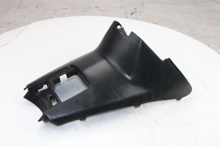 photo de TAPA DEBAJO DEL ASIENTO SYM JET EURO X 2T 50 (2003 - 2007)