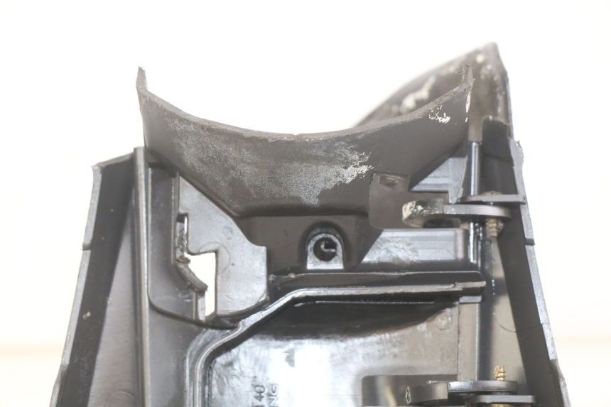 photo de TAPA DEBAJO DEL ASIENTO SYM JET SPORT XR 50 (2006 - 2015)