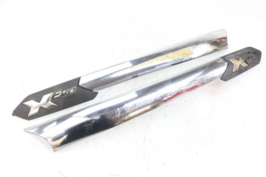 photo de TAPA BAJO ASIENTO PIAGGIO XEVO - X EVO 125 (2007 - 2016) - Vista principal