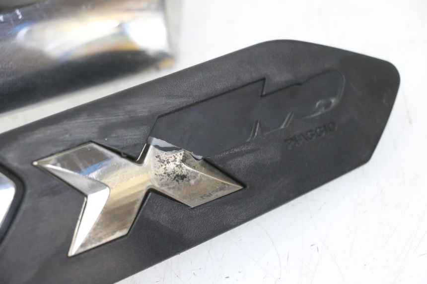 photo de TAPA BAJO ASIENTO PIAGGIO XEVO - X EVO 125 (2007 - 2016) - Primer plano técnico