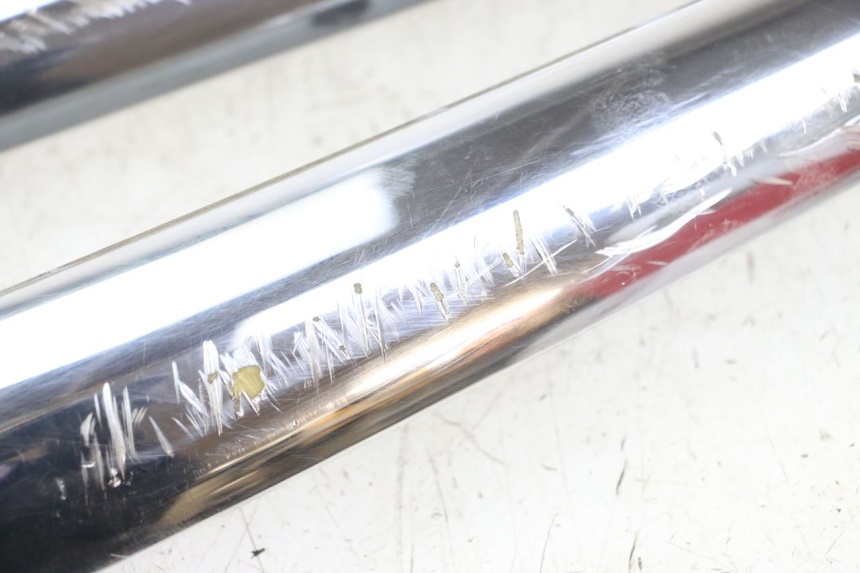 photo de TAPA BAJO ASIENTO PIAGGIO XEVO - X EVO 125 (2007 - 2016) - Detalles de los puntos de fijación