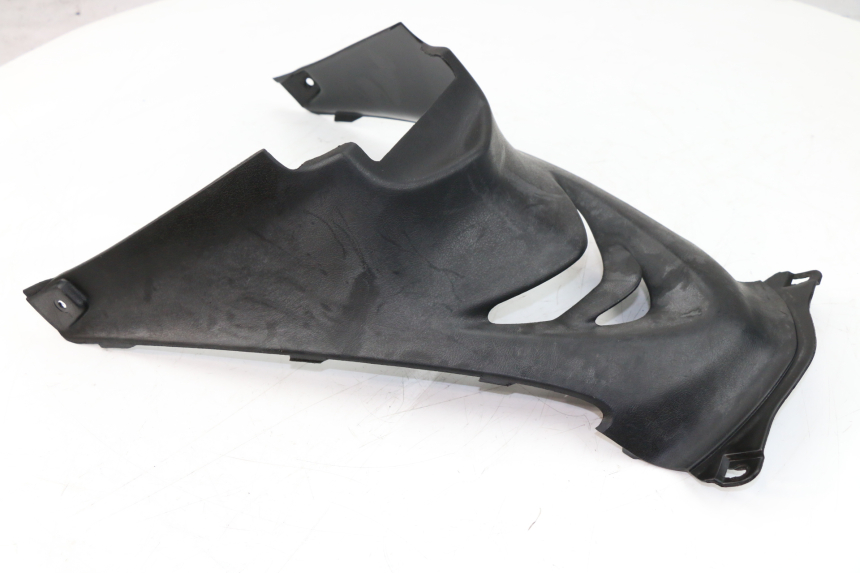 photo de TAPA DEBAJO DEL ASIENTO YAMAHA CYGNUS X 125 (2004 - 2007)