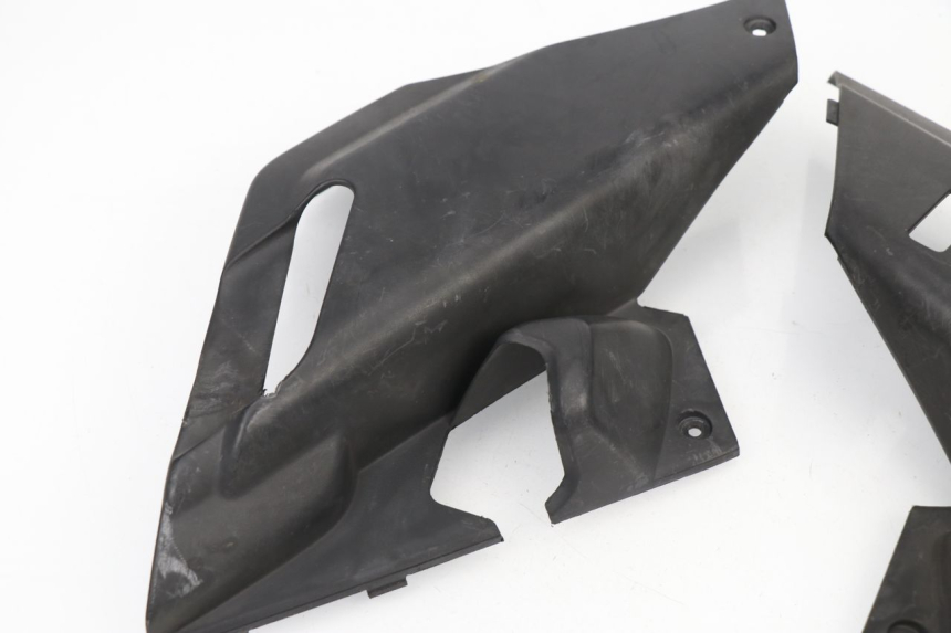 photo de TAPA DEBAJO DEL ASIENTO YAMAHA XMAX X-MAX 125 (2006 - 2009)