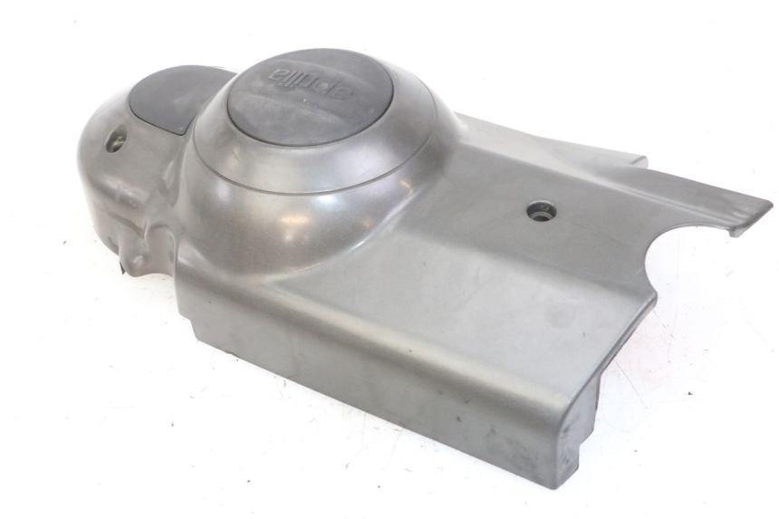 photo de TAPA VARIADOR APRILIA SCARABEO GT TOURING 125 (1999 - 2005) - Primer plano técnico