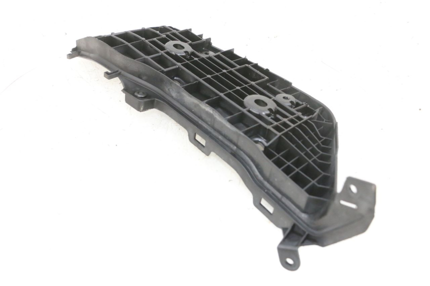 photo de REPOSAPIES TRASERA DERECHA SUZUKI BURGMAN 650 (2013 - 2020)