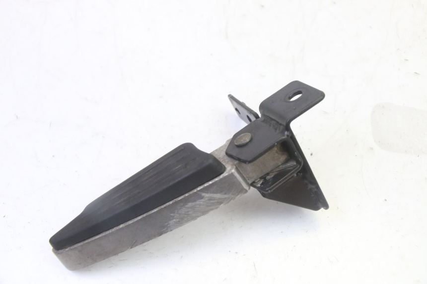 photo de SOPORTE DE PIE TRASERO DERECHO PEUGEOT CITYSTAR 50 (2013 - 2017)