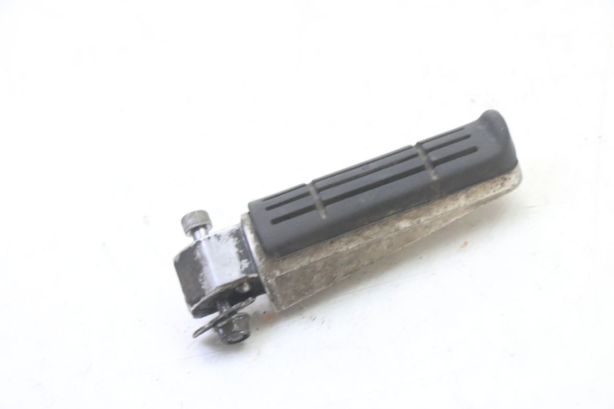 photo de REPOSAPIES TRASERA DERECHA YAMAHA FZ6 FAZER S2 600 (2007 - 2011)