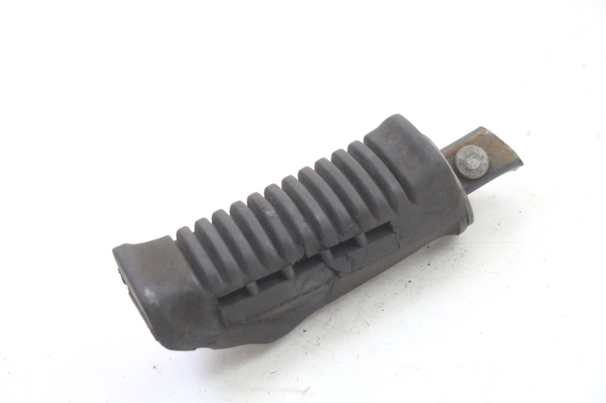 photo de REPOSAPIES TRASERA DERECHA SUZUKI GS GSE 500 (2001 - 2003)