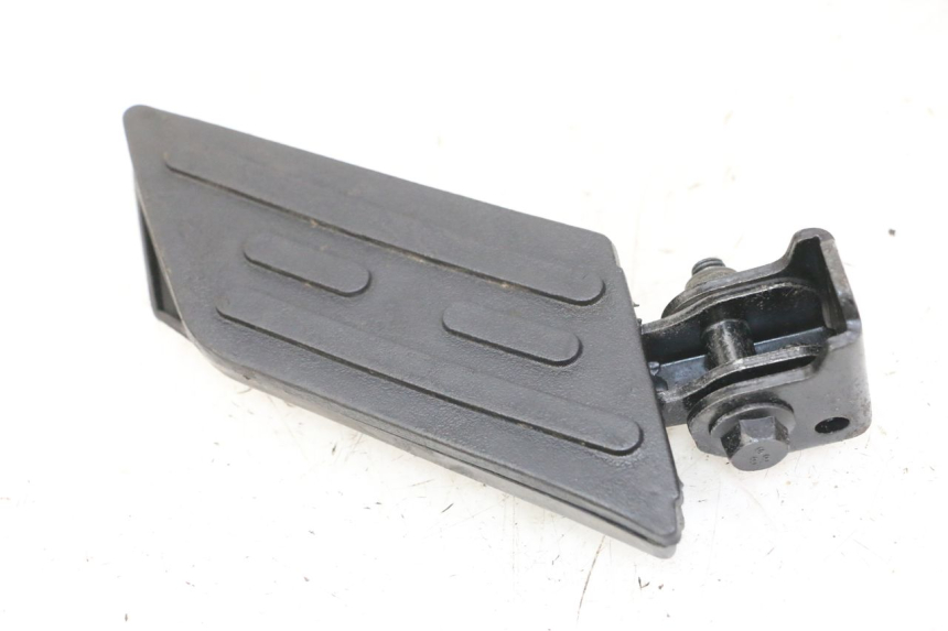 photo de SOPORTE DE PIE TRASERO DERECHO PEUGEOT KISBEE 4T 50 (2010 - 2017) - Detalles de los puntos de fijación