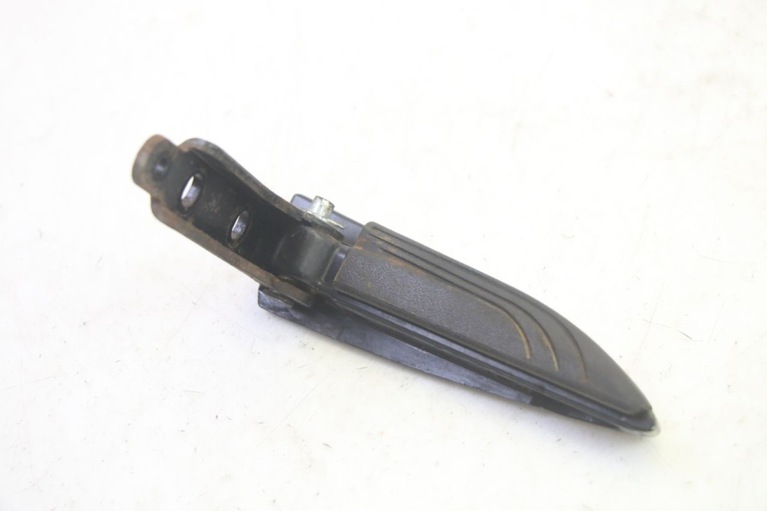 photo de REPOSAPIES TRASERA DERECHA PIAGGIO MP3 500 (2016 - 2018) - Primer plano técnico