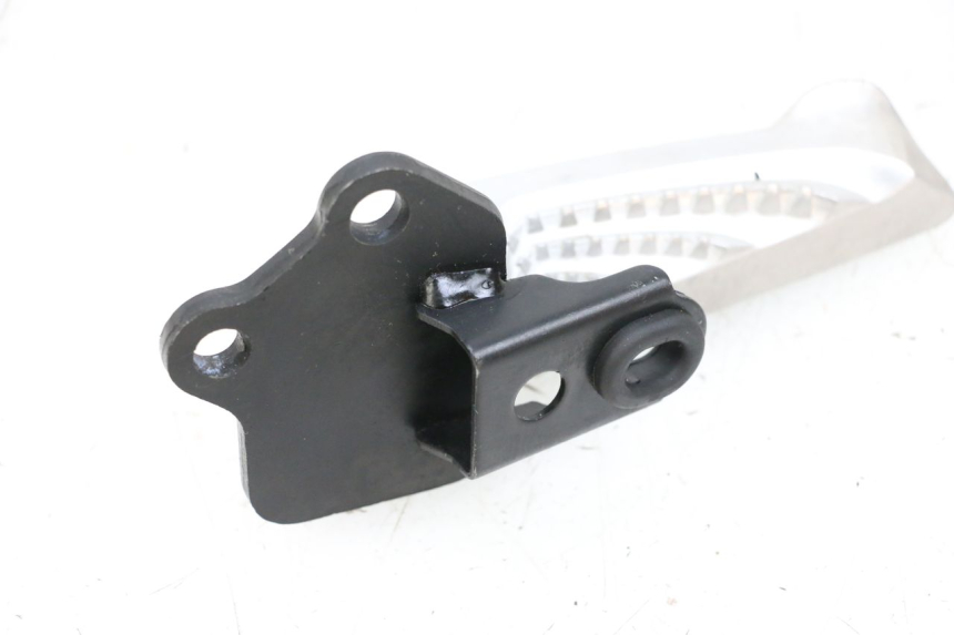 photo de REPOSAPIES TRASERA DERECHA YAMAHA NEO'S CORE 1 (2022 - 2026) - Detalle de la pieza