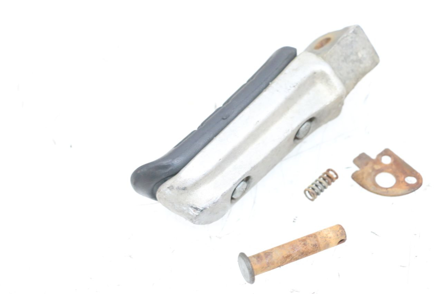 photo de REPOSAPIES TRASERA DERECHA HONDA NSR R 125 (1994 - 2003) - Zoom estado de uso