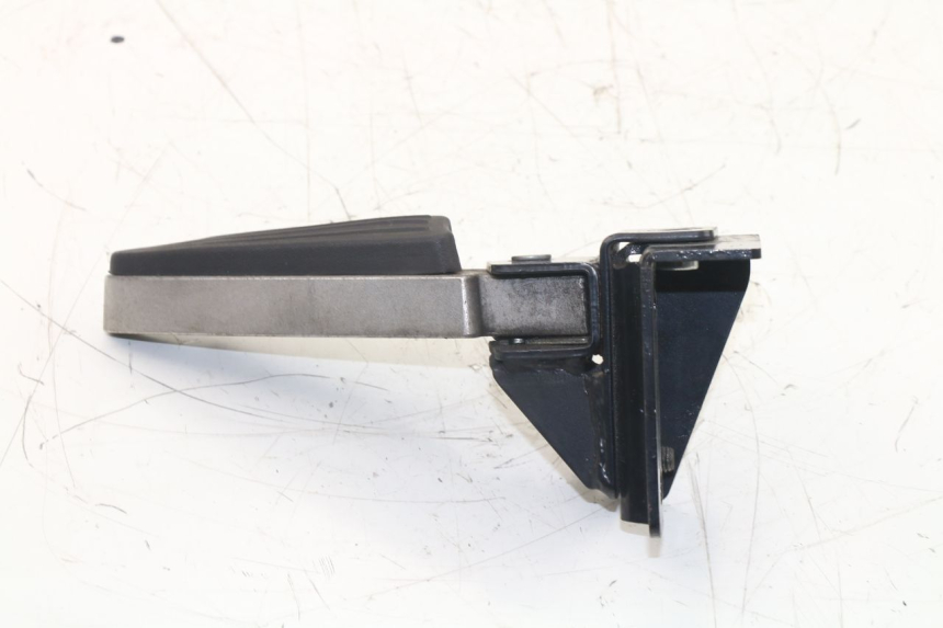 photo de REPOSAPIES TRASERA DERECHA PEUGEOT SATELIS 125 (2013 - 2018)