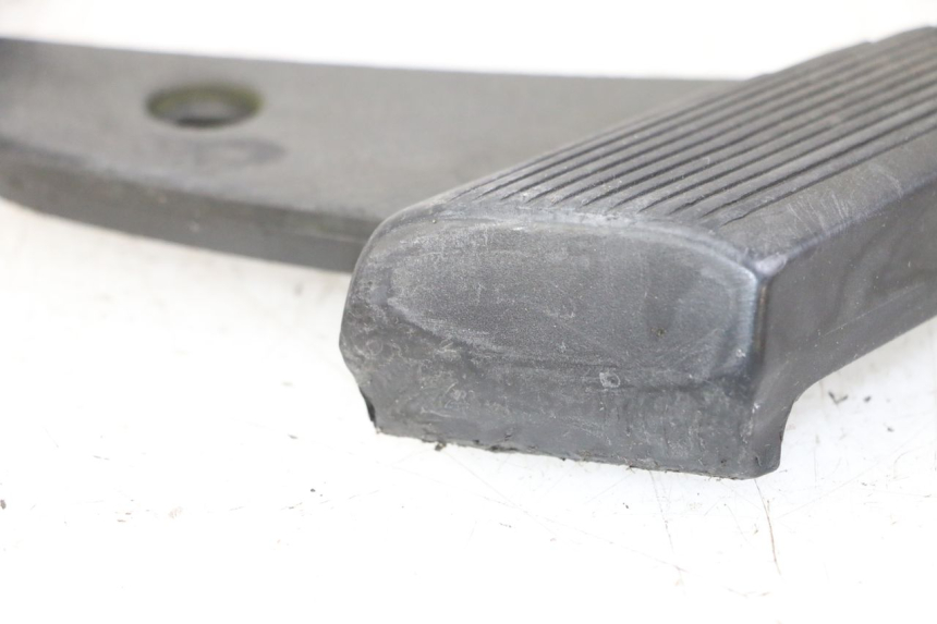 photo de REPOSAPIES TRASERA DERECHA PIAGGIO VESPA LX 150 (2005 - 2013)