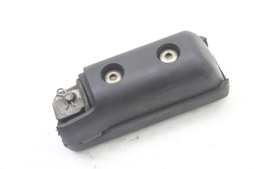 photo de REPOSAPIES TRASERA DERECHA APRILIA SCARABEO GT TOURING 125 (1999 - 2005)