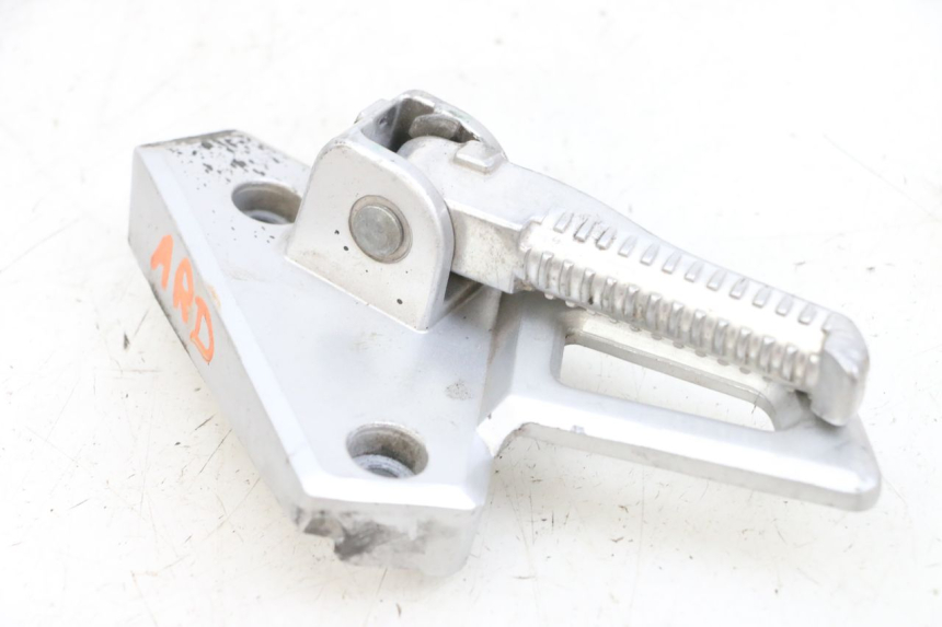 photo de REPOSAPIES TRASERA DERECHA PEUGEOT SPEEDFIGHT 4 4T EFI 50 (2021 - 2025) - Vista general del producto