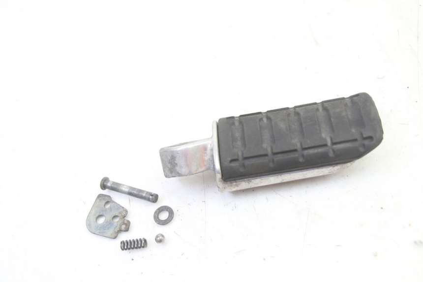 photo de REPOSAPIES TRASERA DERECHA HONDA ST PAN EUROPEAN 1300 (2002 - 2013)