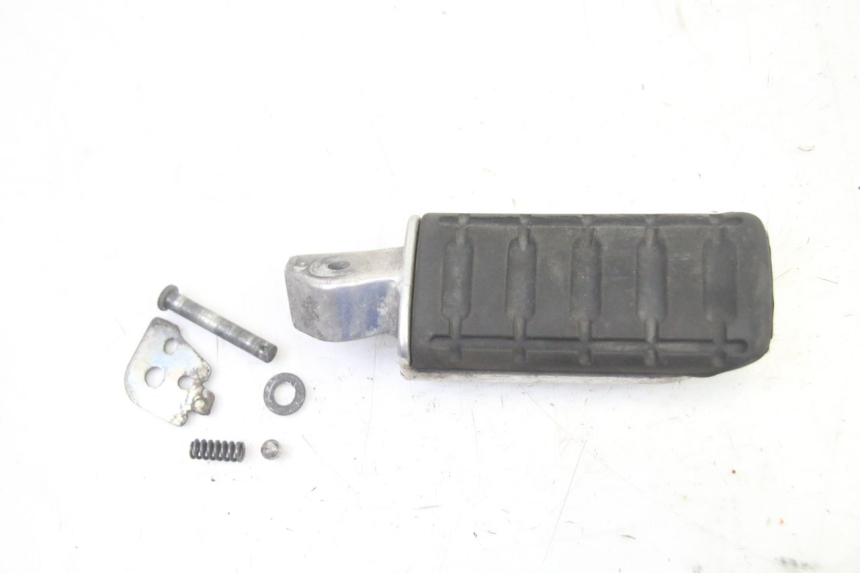 photo de REPOSAPIES TRASERA DERECHA HONDA ST PAN EUROPEAN 1300 (2002 - 2013)