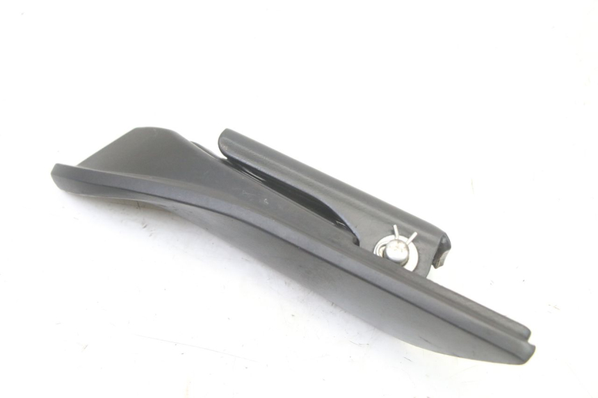 photo de REPOSAPIES TRASERA DERECHA APRILIA SXR 50 (2021 - 2023)