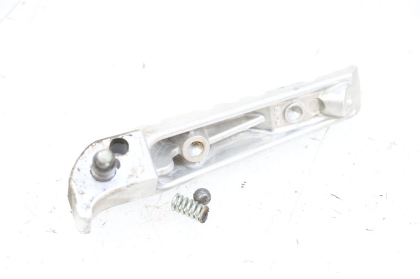 photo de REPOSAPIES TRASERA DERECHA YAMAHA X-MAX XMAX 125 (2010 - 2013) - Zoom estado de uso